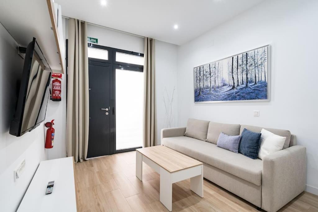 One-Bedroom Apartment,1583833396:JPEG